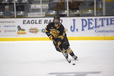 Huskies hockey debuts fresh faces along with veteran lineup